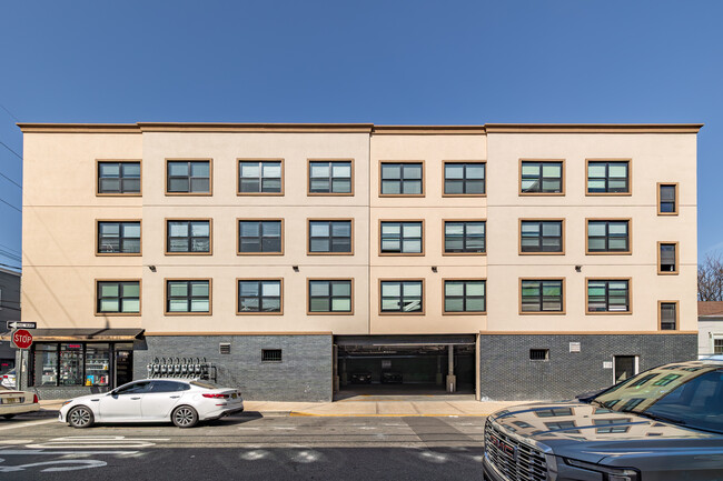 223-225 Rosa Parks Blvd in Paterson, NJ - Building Photo - Building Photo