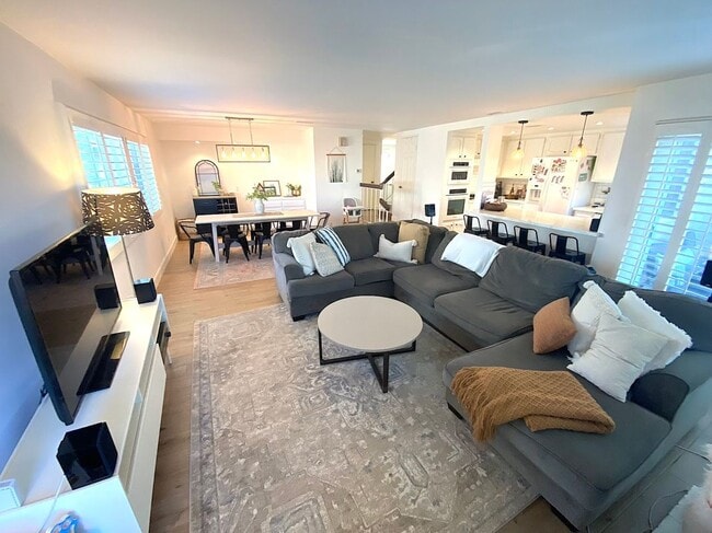 2805 Unicornio St in Carlsbad, CA - Foto de edificio - Building Photo