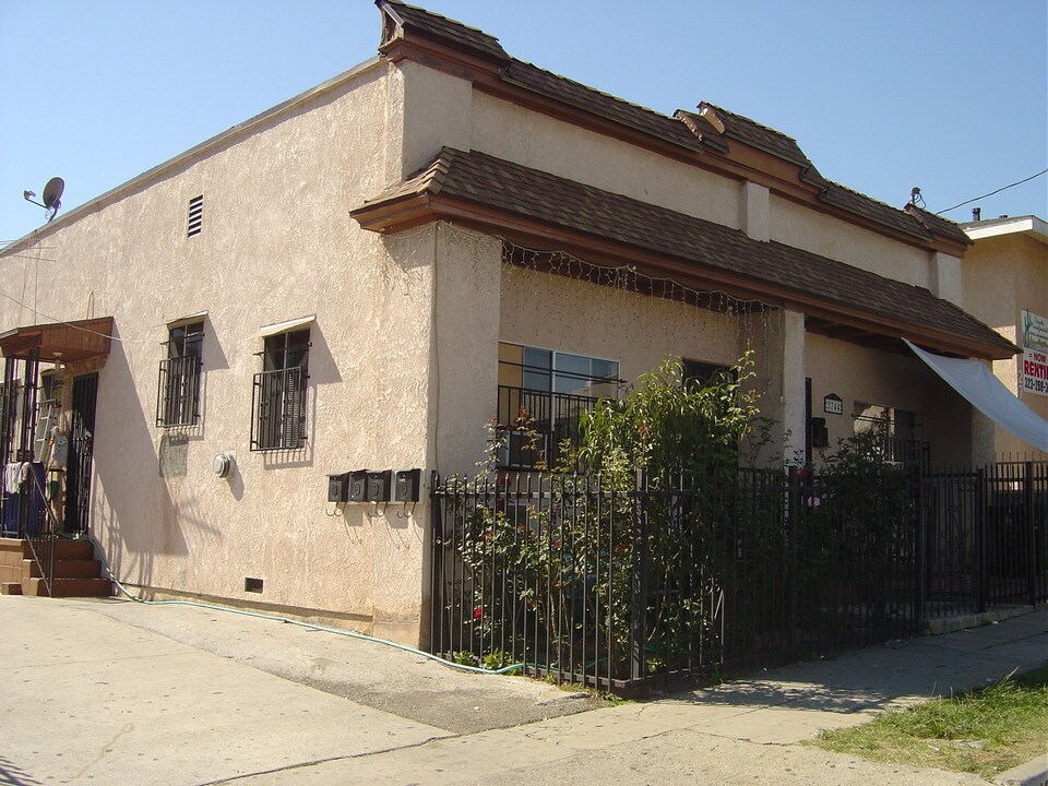 2744 Lanfranco St in Los Angeles, CA - Building Photo