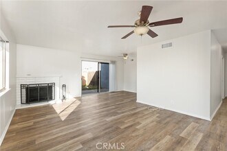 1172 N Shattuck St-Unit -C in Orange, CA - Foto de edificio - Building Photo