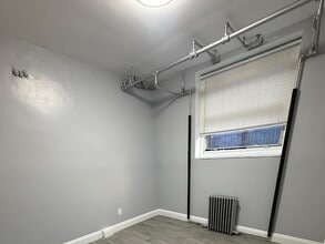 68 Elmwood Ave in East Orange, NJ - Foto de edificio - Building Photo