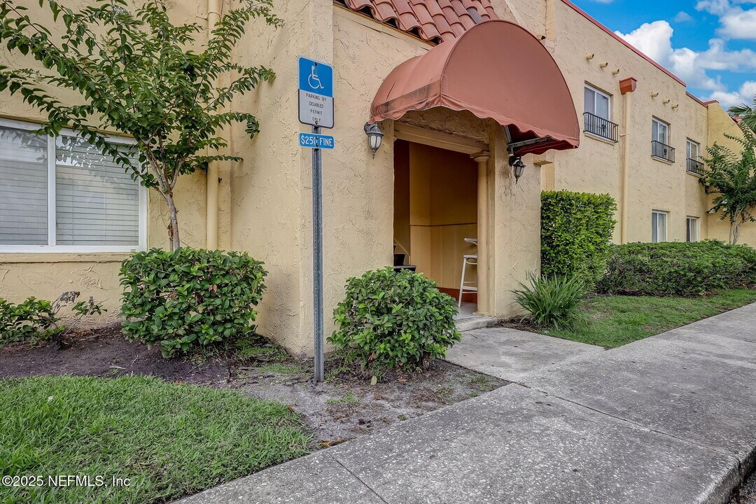 6561 Mission Ct in Jacksonville, FL - Building Photo