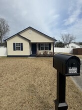 8089 Bark Ct in Murrells Inlet, SC - Building Photo - Building Photo