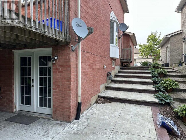 2372 Wildwood Crescent in Pickering, ON - Building Photo - Building Photo