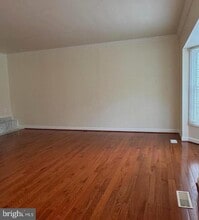 43434 Postrail Square in Ashburn, VA - Building Photo - Building Photo