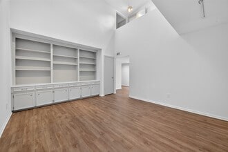4404 Basswood Ln in Bellaire, TX - Building Photo - Building Photo