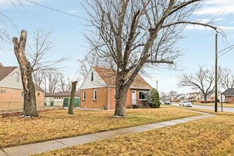 6831 79th Ave in Bridgeview, IL - Building Photo - Building Photo