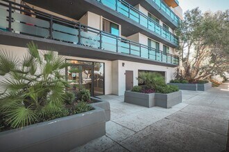 1115 SM Apartments in Santa Monica, CA - Building Photo - Building Photo