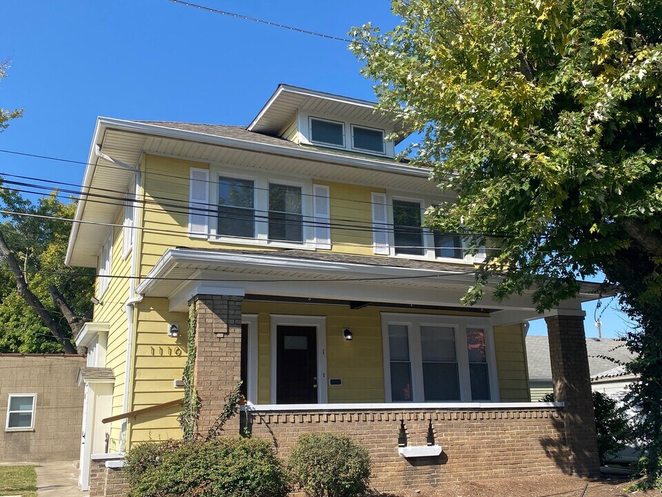 1110 Laurel St, Unit 2 in Indianapolis, IN - Building Photo