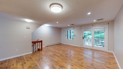 84 Songbird Ln in Farmington, CT - Building Photo - Building Photo