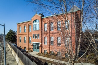 Lenox School Lofts in Washington, DC - Foto de edificio - Building Photo