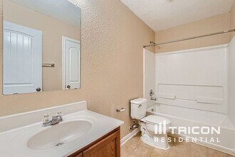 1327 Sundance Fall in San Antonio, TX - Building Photo - Building Photo