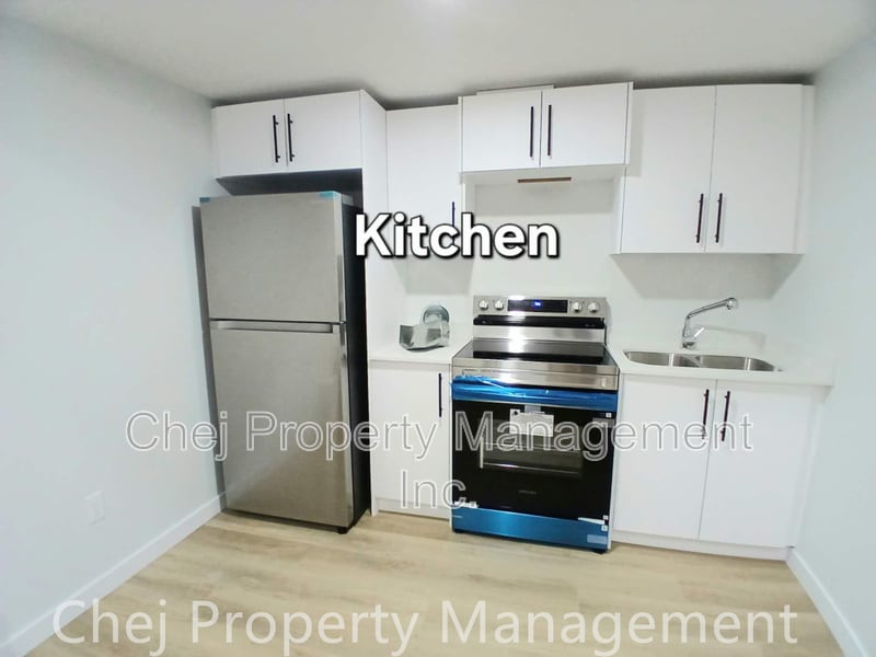 16519-16520 20 Ave SW in Edmonton, AB - Building Photo