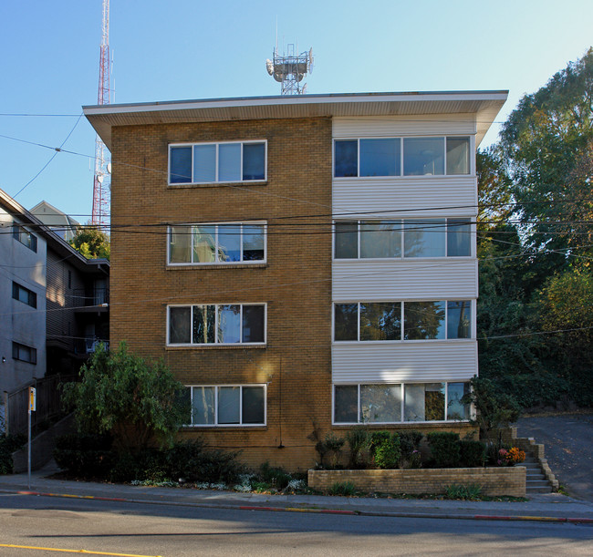 1400 Queen Anne Ave in Seattle, WA - Foto de edificio - Building Photo