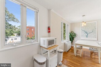 2400 41st St NW in Washington, DC - Building Photo - Building Photo