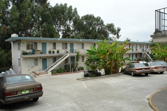 Fairmont Terrace in Oakland, CA - Building Photo - Building Photo