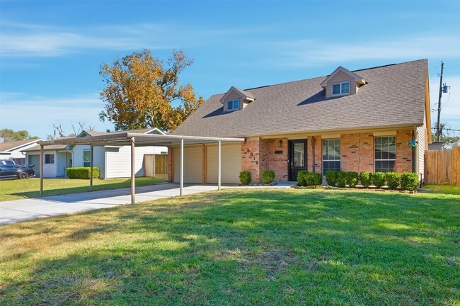 5818 Chinaberry Dr in Houston, TX - Building Photo - Building Photo