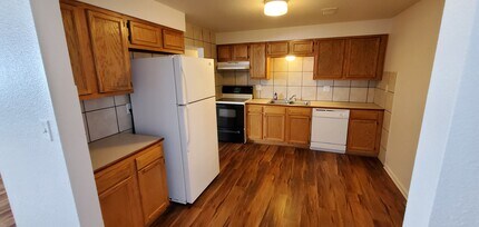 5810 Oneida St in Commerce City, CO - Building Photo - Building Photo