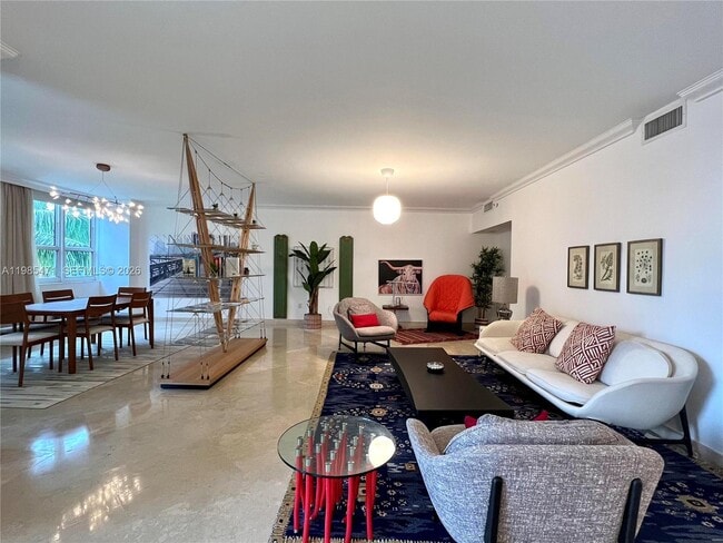 445 Grand Bay Dr in Key Biscayne, FL - Building Photo - Building Photo