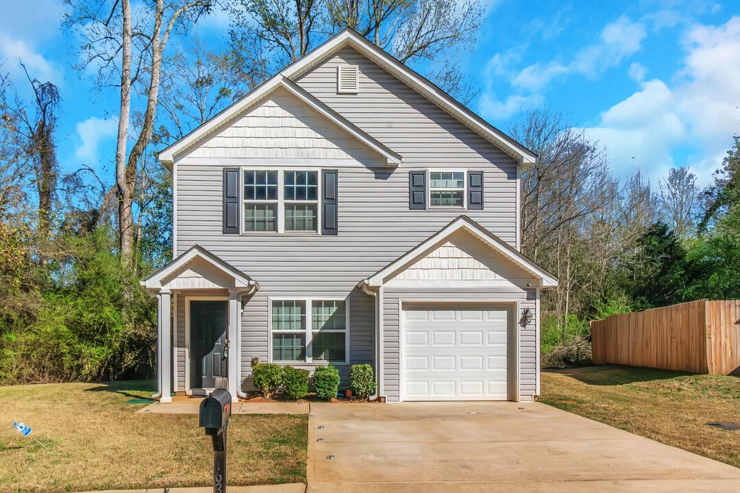 163 Jasmine Dr in Jackson, GA - Building Photo
