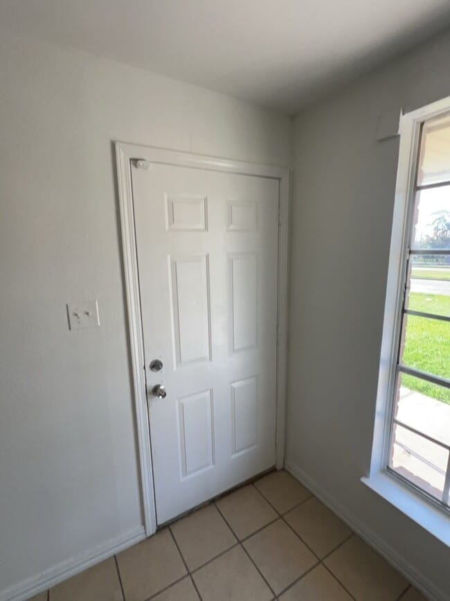 15335 Woodforest Blvd in Channelview, TX - Building Photo - Building Photo