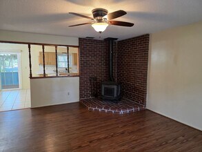 288 SE 3rd Ave in Melrose, FL - Building Photo - Building Photo