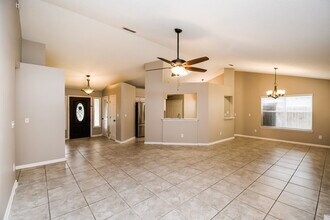 8618 Wyndhurst Dr in Jacksonville, FL - Building Photo - Building Photo