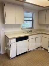 529 E Curlew Pl in Tarpon Springs, FL - Foto de edificio - Building Photo