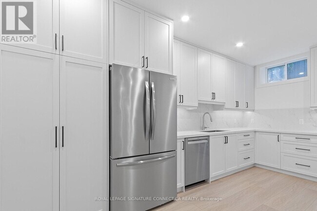 93 Highfield Rd in Toronto, ON - Building Photo - Building Photo