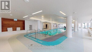 11 Wellesley St W in Toronto, ON - Building Photo - Building Photo