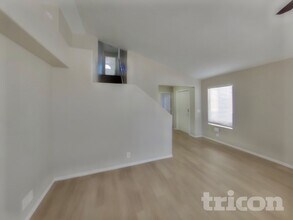 7321 N 69th Ave in Glendale, AZ - Foto de edificio - Building Photo