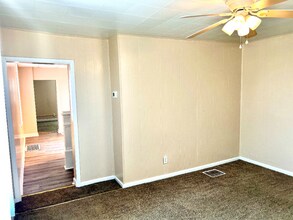 568 Conrad Ave in Charleroi, PA - Building Photo - Building Photo