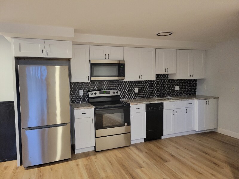 224 School St, Unit 2 in Walpole, MA - Building Photo