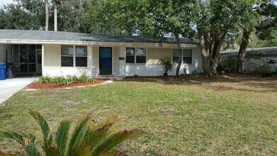 522 Pine St in Neptune Beach, FL - Building Photo - Building Photo