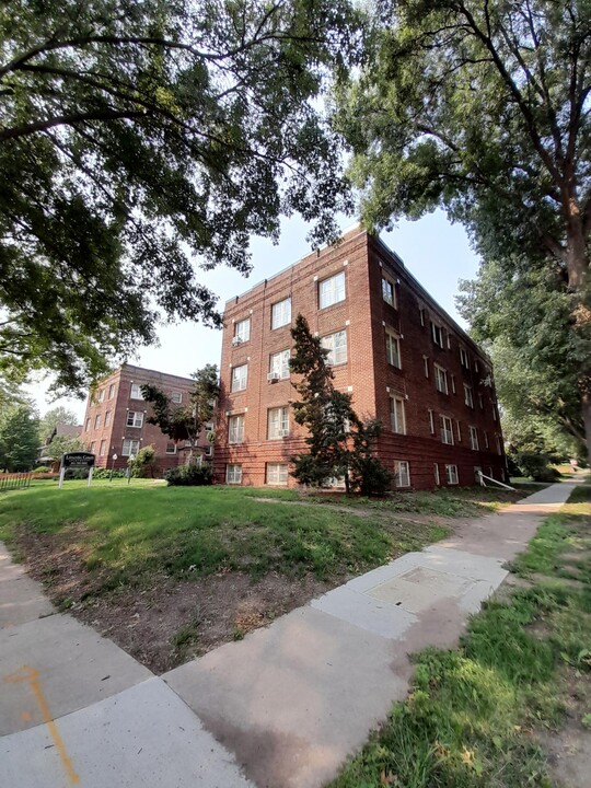 Lincoln Court Apartments in St. Paul, MN - Building Photo