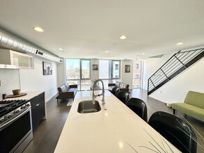 1422 N 7th St, Unit 4 in Philadelphia, PA - Foto de edificio - Building Photo