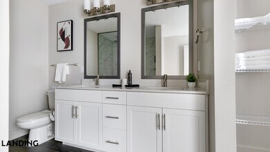 2220 W First St, Unit 460 in Ft. Myers, FL - Building Photo - Building Photo