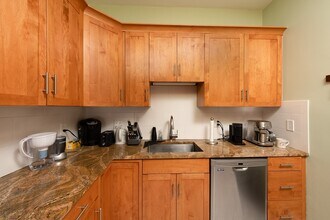 411 Marlborough St, Unit 6 in Boston, MA - Building Photo - Building Photo
