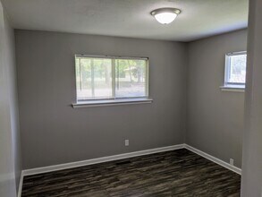 4812 Eula Cir, Unit 4812-B in Hixson, TN - Foto de edificio - Building Photo