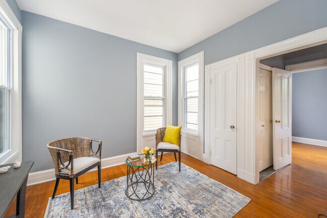 205 Hutton St in Jersey City, NJ - Building Photo - Building Photo