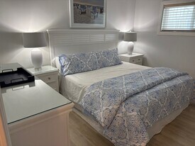 1100 8th Ave S, Unit 203A in Naples, FL - Building Photo