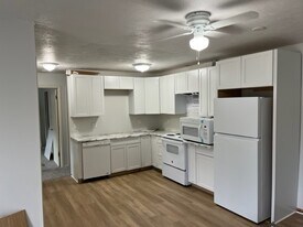 23855 David Dr, Unit 110 in North Olmsted, OH - Building Photo