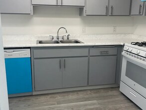 369 W Bay St in Costa Mesa, CA - Building Photo - Building Photo