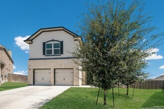 118 Kyle Cove in Universal City, TX - Building Photo - Building Photo
