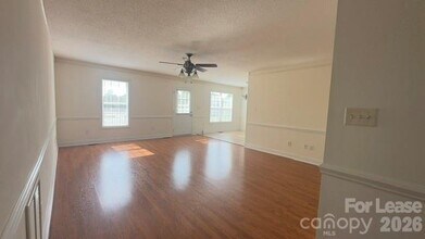 5316 Oaktree Dr in Gastonia, NC - Building Photo - Building Photo