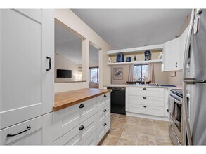 4151 Boone Ave N in Minneapolis, MN - Building Photo - Building Photo