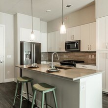 1300 W 5th St in Austin, TX - Building Photo - Building Photo