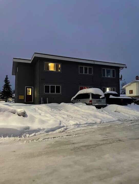 8001 E 3rd Ave, Unit 1 in Anchorage, AK - Building Photo