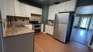 319 Draper Dr in Midwest City, OK - Foto de edificio - Building Photo