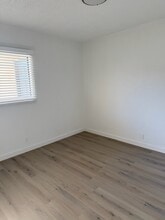 11730 Runnymede St, Unit 6 in Los Angeles, CA - Foto de edificio - Building Photo